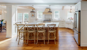 Maine Kitchen Island with Seating